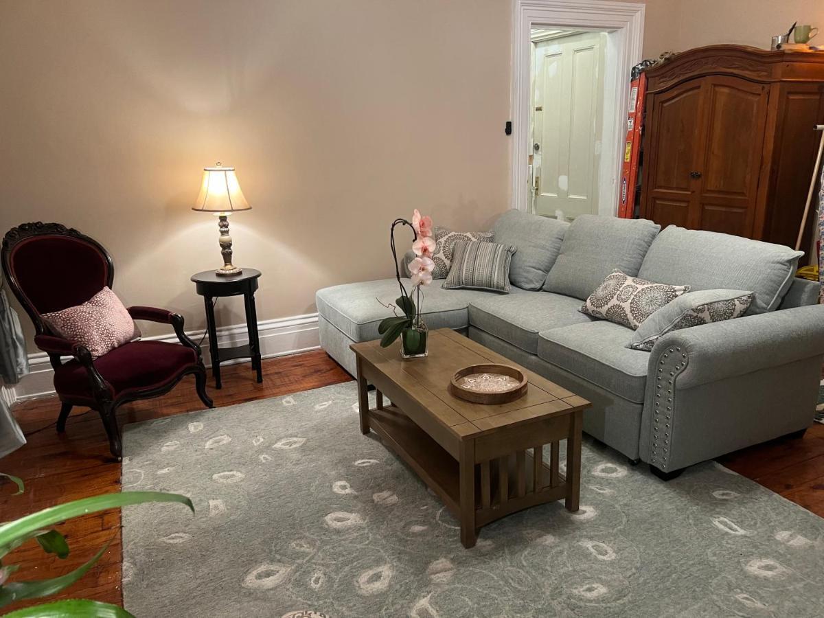 1 Bedroom Private Victorian Apt In Convenient City Location On 5 Acre, Sleeps 4 Poughkeepsie Exterior foto