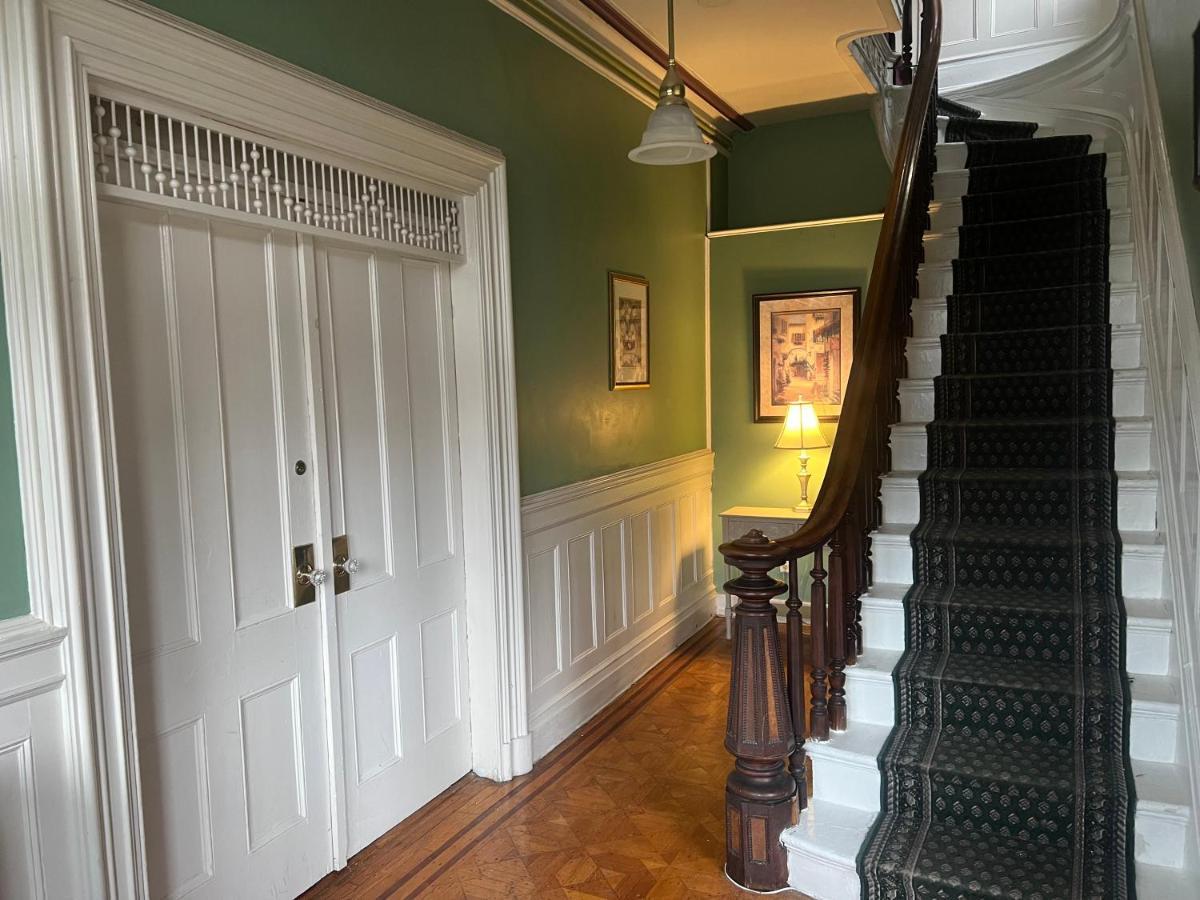 1 Bedroom Private Victorian Apt In Convenient City Location On 5 Acre, Sleeps 4 Poughkeepsie Exterior foto