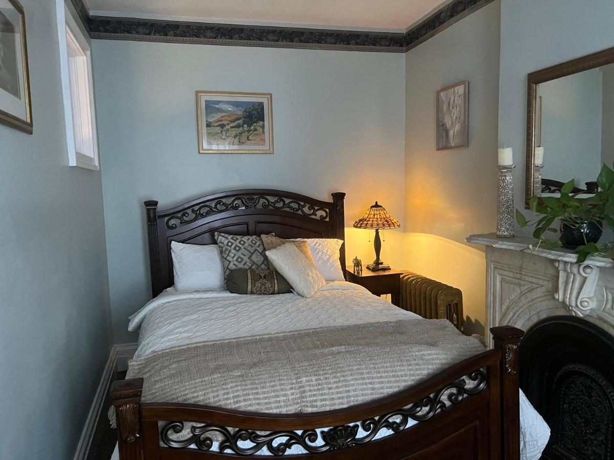1 Bedroom Private Victorian Apt In Convenient City Location On 5 Acre, Sleeps 4 Poughkeepsie Exterior foto